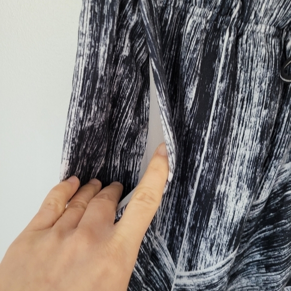 LULULEMON Crop *Full-On Luon - Picture 7 of 11